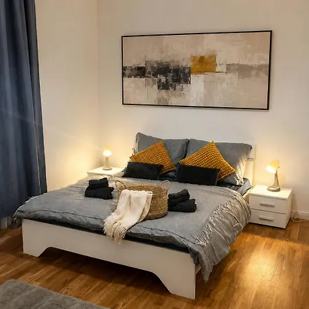Golden Petrska Apartment, New Town *